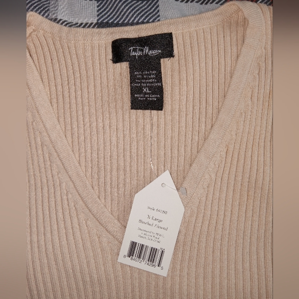 NWT women's sweater XL by Taylor Marcs